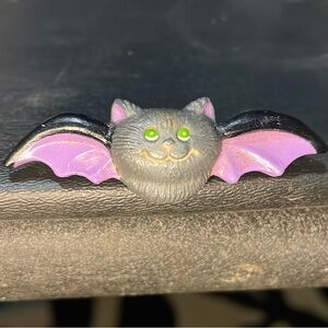 unisex Halloween 👻 Bat Cat Brooch Pin Black and Purple